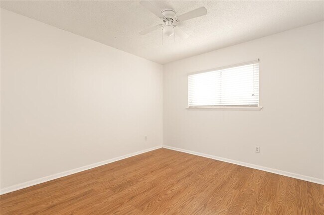 Building Photo - 5803 Eureka Dr