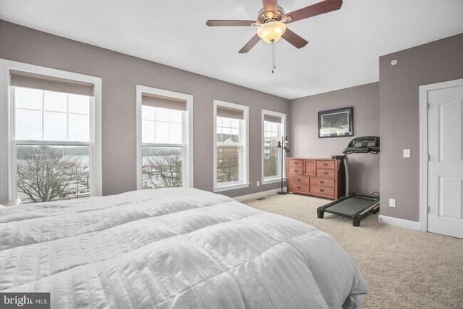 Building Photo - 568 Marina Landing Ln