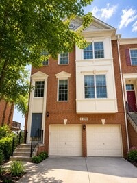 Building Photo - Brand new upgraded 4 Bedroom Townhouse for rent