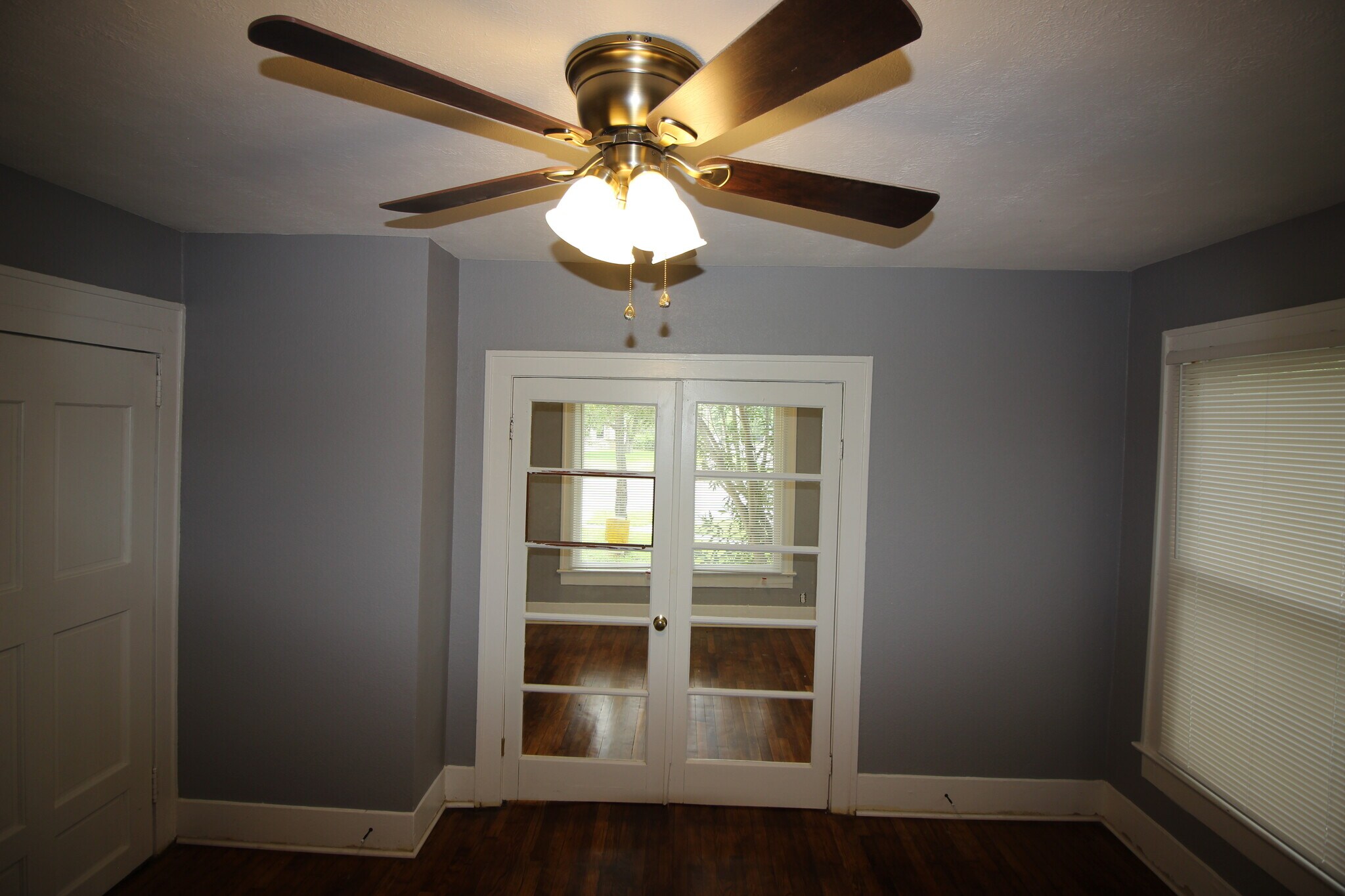 Building Photo - 4405 Woodside St