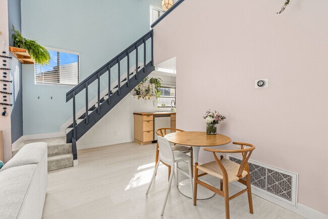 Building Photo - 3650 Avocado Village Ct