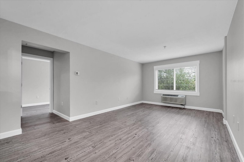 Building Photo - 406 S Cedar Ave