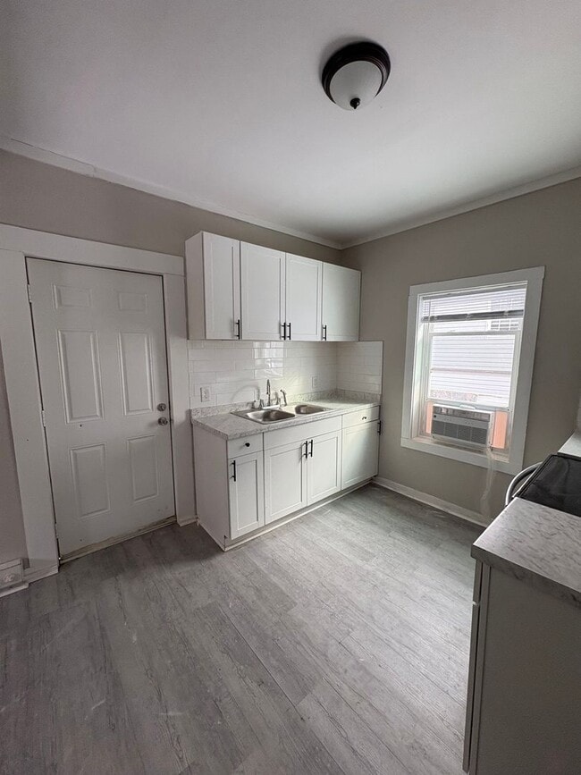 Building Photo - $875, 1bd/1ba + bonus room - High Point!