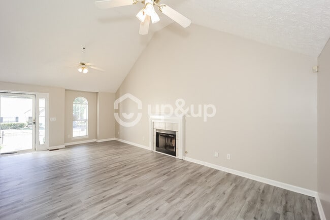 Building Photo - Fantastic 3bd/2.5ba home! Coming soon!