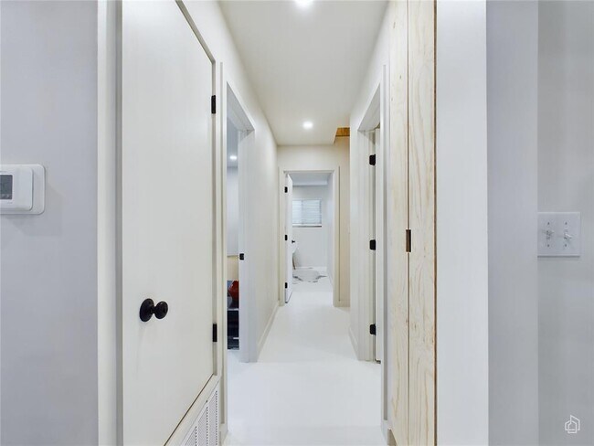 Building Photo - 6007 Leisure Run Rd