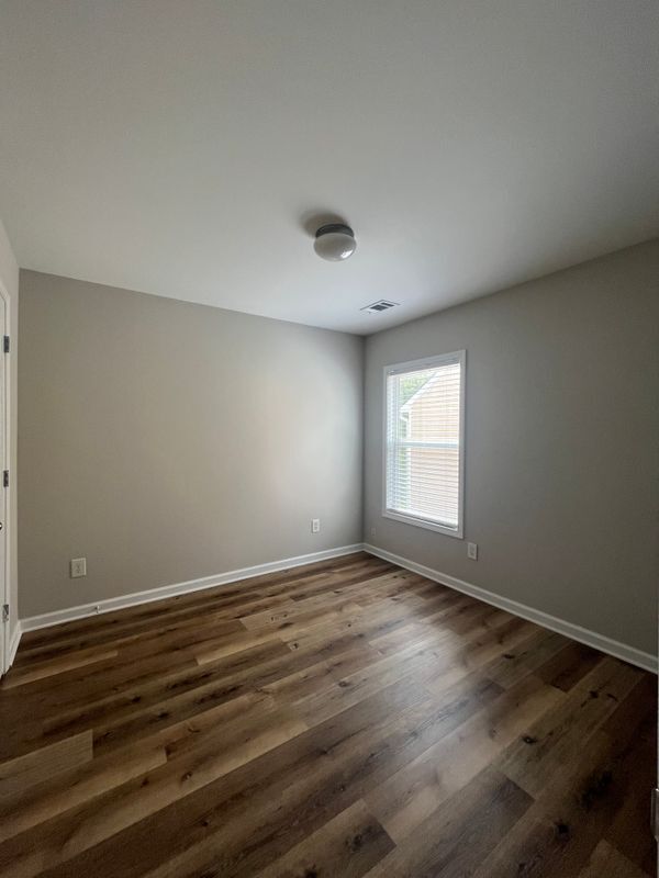 Building Photo - 2501 Southhaven Ln