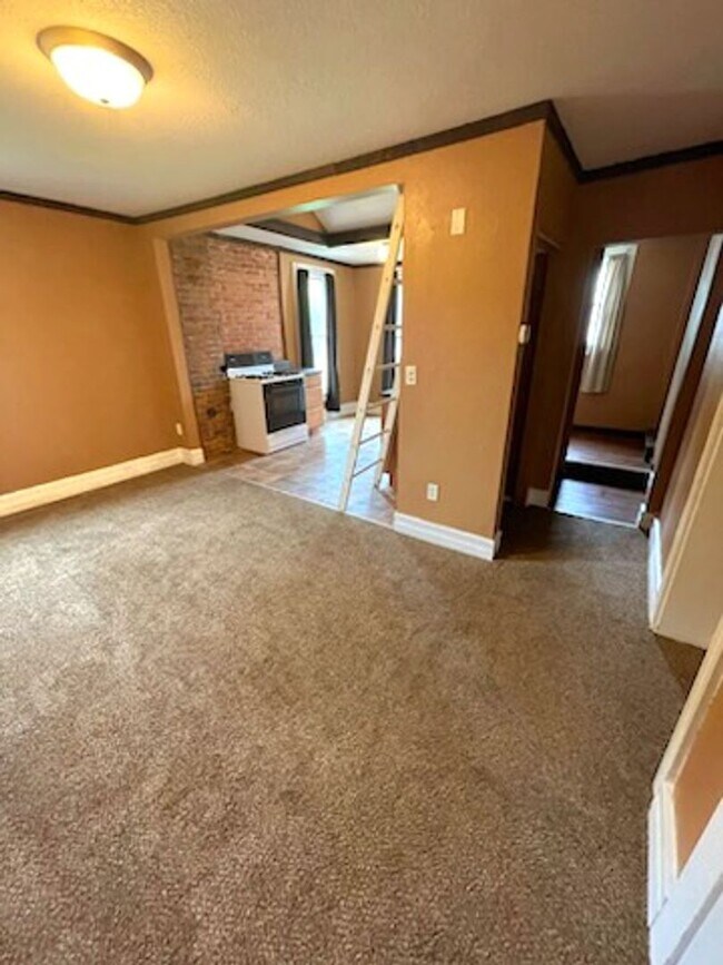 Building Photo - 1307 Spring St