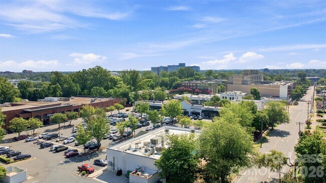 Building Photo - 1405 Kenilworth Ave