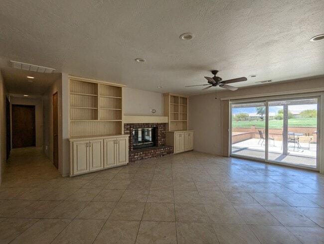 Building Photo - Resort Living in Desert Hot Springs