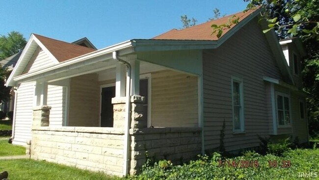 Building Photo - Charming 3BR House in Bloomington