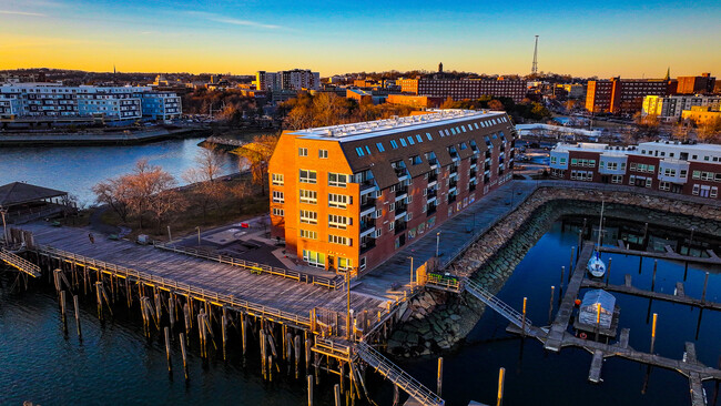 Building Photo - 154 Lynnway