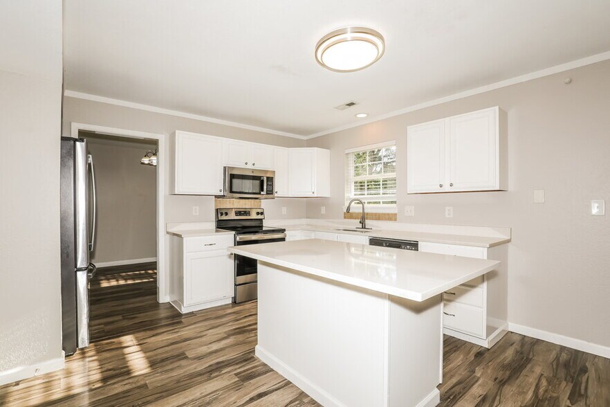 Building Photo - 4604 Welton St
