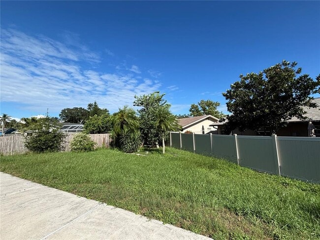 Building Photo - 526 Belmist Ct