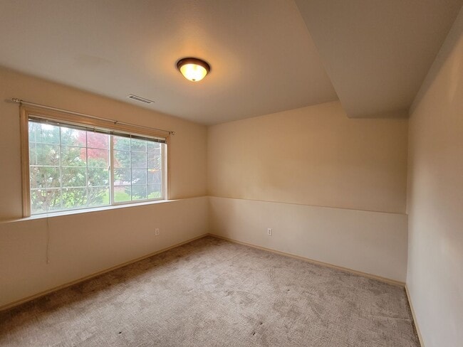 Building Photo - Horn Rapids Home with Bonus Room, Deck, an...