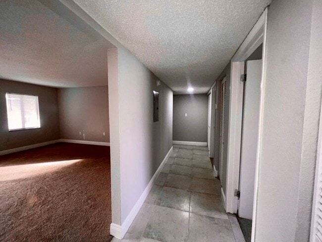 Building Photo - Spacious 3 Bed / 2 Bath Condo in Millenniu...