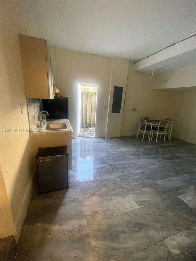 Building Photo - 1044 SW 145 Ct