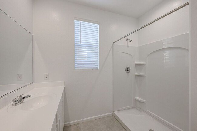 Building Photo - Alamar Living, 4 Bed, 3 Bath Rental!