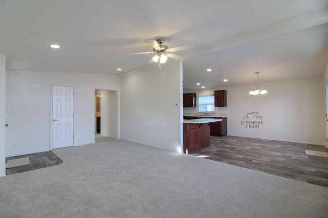 Building Photo - 1214 N Morain Loop