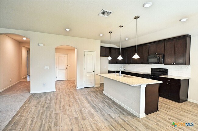 Building Photo - 528 Willow Valley St