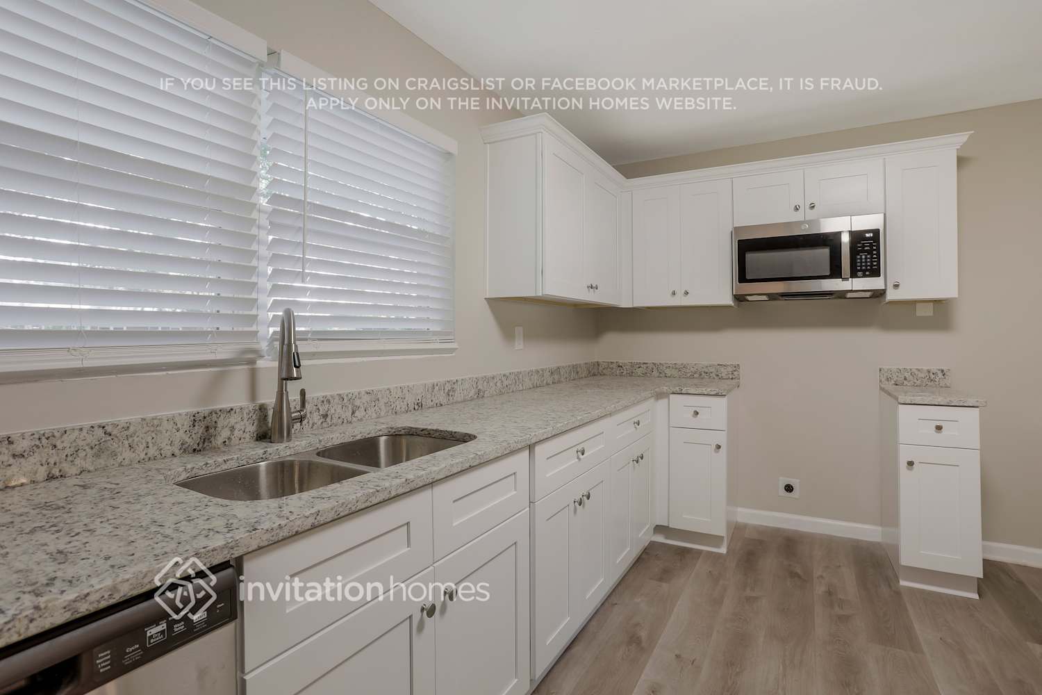 Building Photo - 8490 Meadowbrook Dr