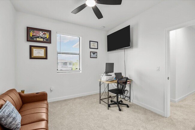 Building Photo - 14042 SW Thorens Dr