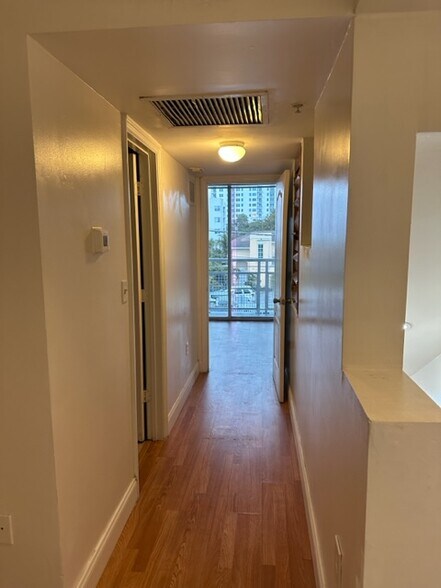 Building Photo - 450 SW 3rd St