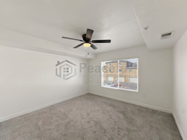 Building Photo - 756 E 500 S