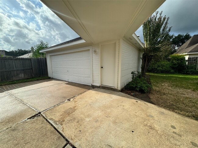 Building Photo - 1718 Berkoff Dr