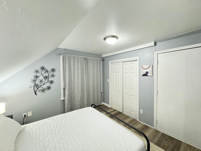 Building Photo - 23 Pond Lily Ave