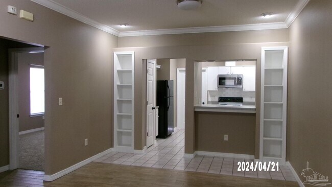 Building Photo - 7322 Mangum Dr