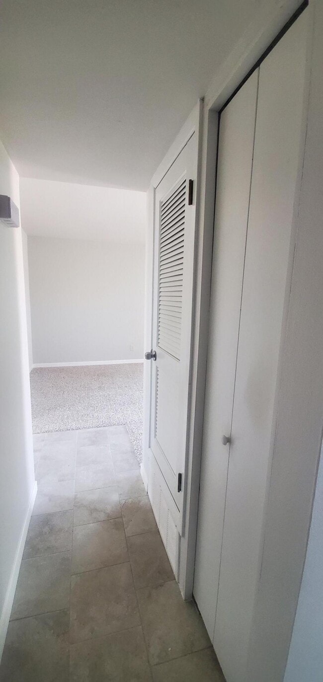 Building Photo - 2909 Beachcomber Dr