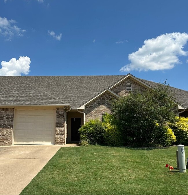 Primary Photo - 4046 Mobley Cir