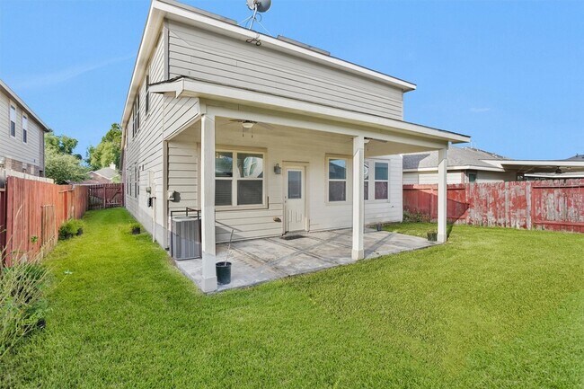 Building Photo - 2730 Donellan Dr