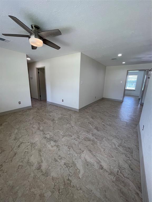 Building Photo - 4203 Ebbtide Dr