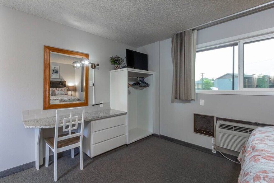 Building Photo - 6103 NW Harriman St