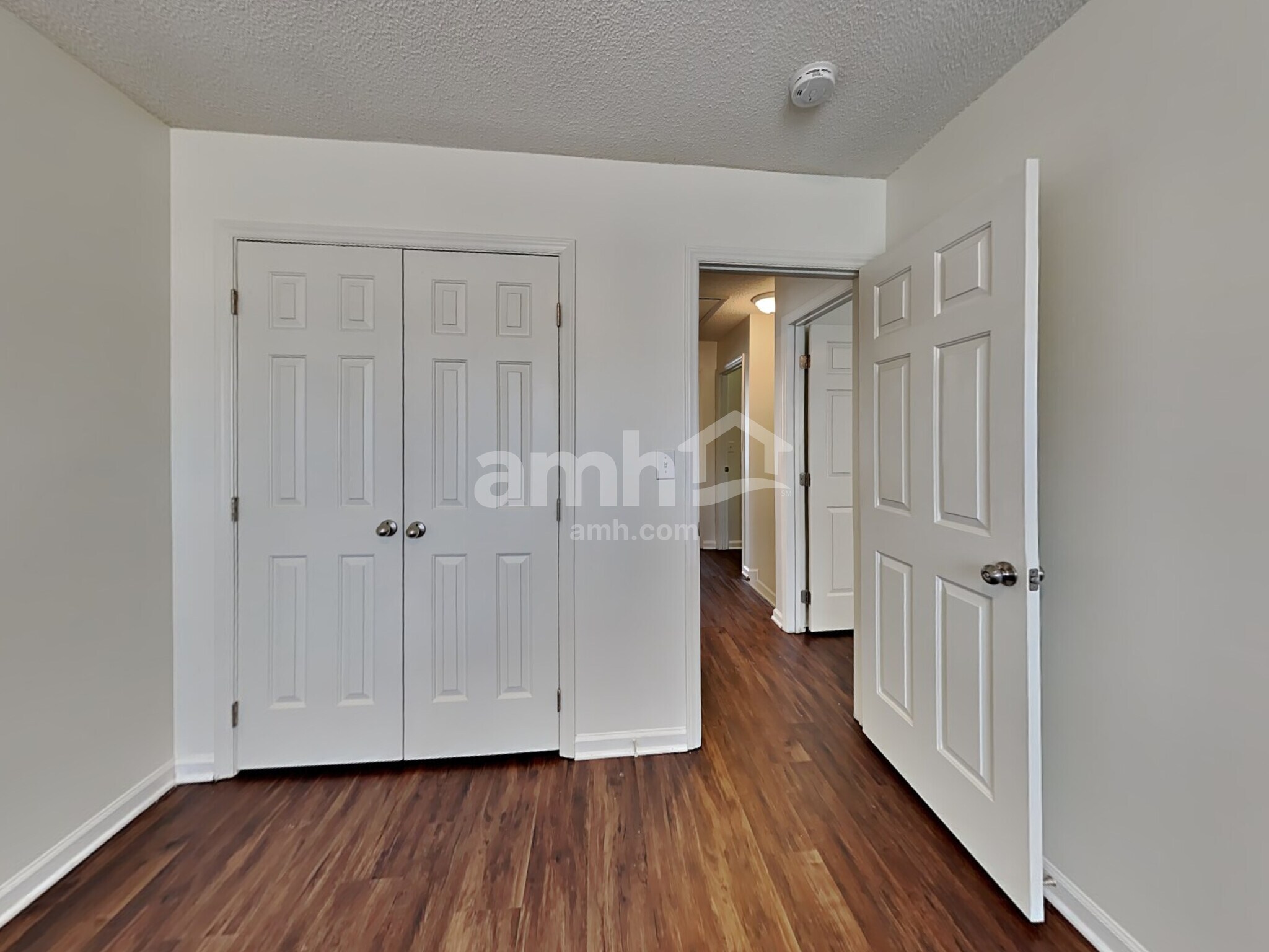 Building Photo - 5464 Grand Traverse Dr