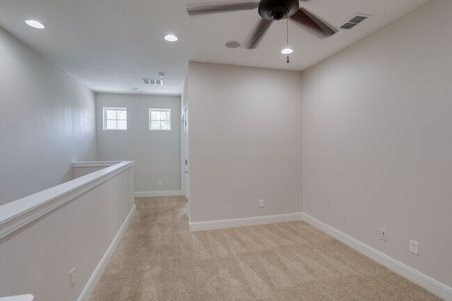Building Photo - 510 Captiva Dr