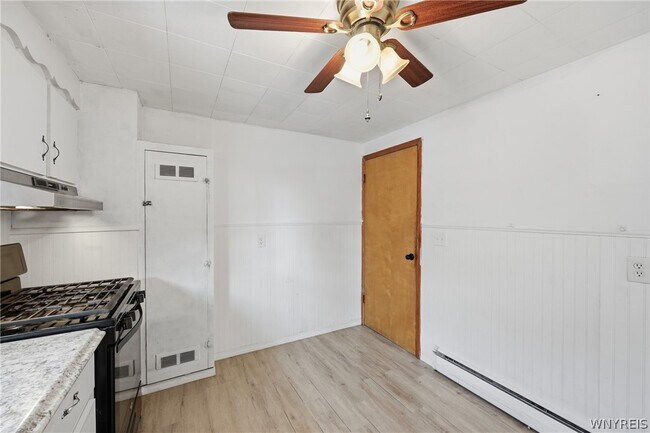 Building Photo - 56 Awood Pl