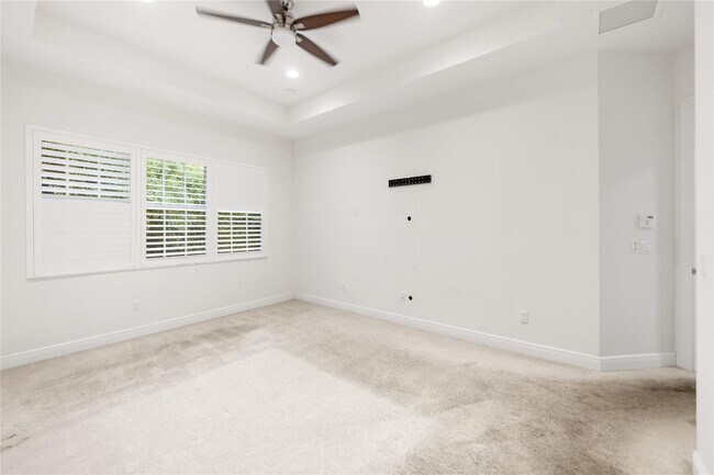 Building Photo - 9741 S Miralago Way