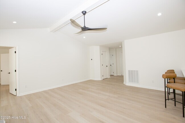 Building Photo - 102 Firetree Ln