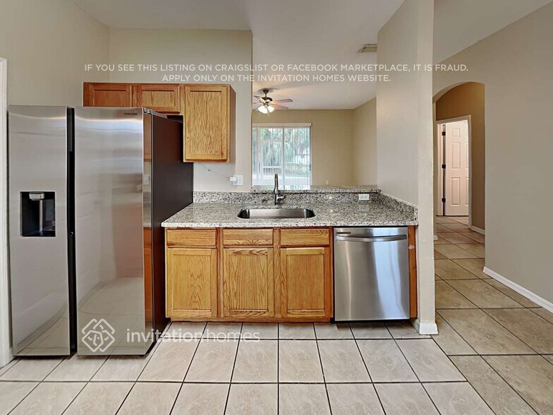 Building Photo - 555 Bluff Pass Dr