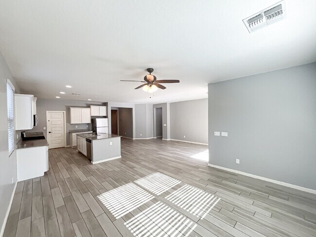 Building Photo - 36413 N Tahanta Trail