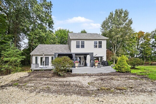 Building Photo - 1736 Parker Dr