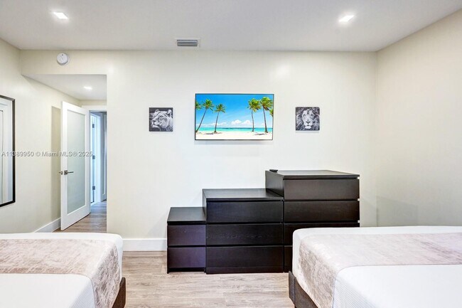 Building Photo - 801 Harrison St