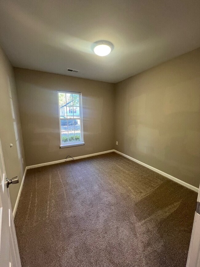 Building Photo - Beautifully Renovated 3-Bedroom Ranch Home