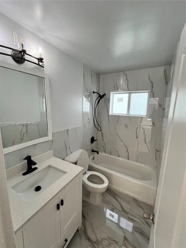 Building Photo - 971 NW 200th Terrace