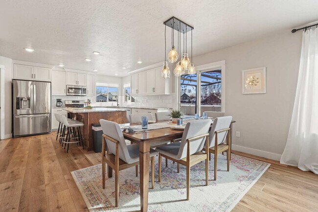 Building Photo - 2549 W Tango Creek Dr