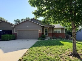 Building Photo - 1426 N Rawhide Dr