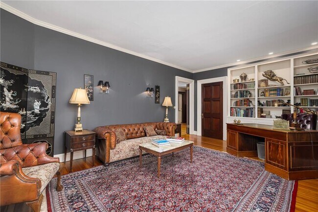 Building Photo - 4 Hunter Ave