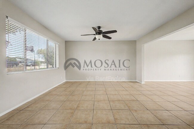 Building Photo - 1531 W 7th St